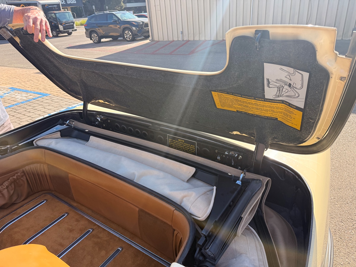 1990 Chrysler TC by Maserati