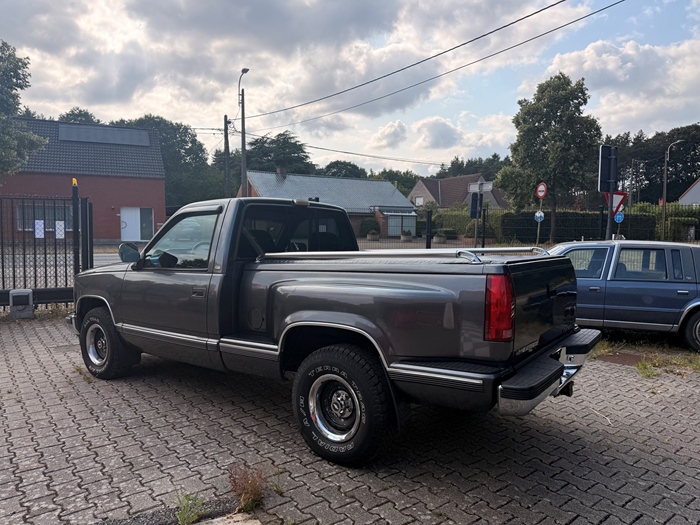 1990 Chevrolet  Silverado pick up step side 