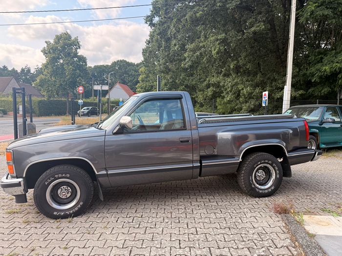 1990 Chevrolet  Silverado pick up step side 