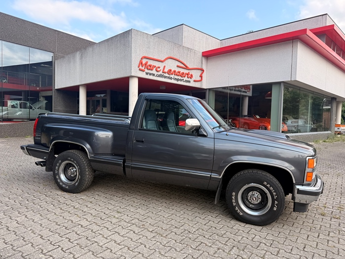 1990 Chevrolet  Silverado pick up step side 