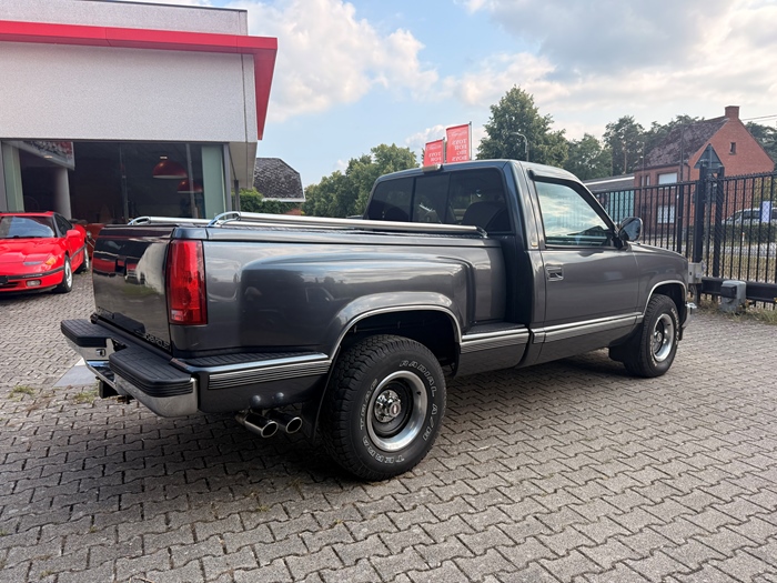 1990 Chevrolet  Silverado pick up step side 