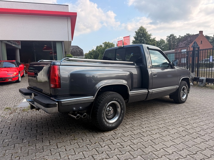1990 Chevrolet  Silverado pick up step side 