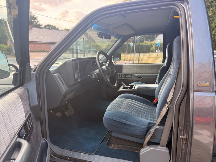 1990 Chevrolet  Silverado pick up step side 